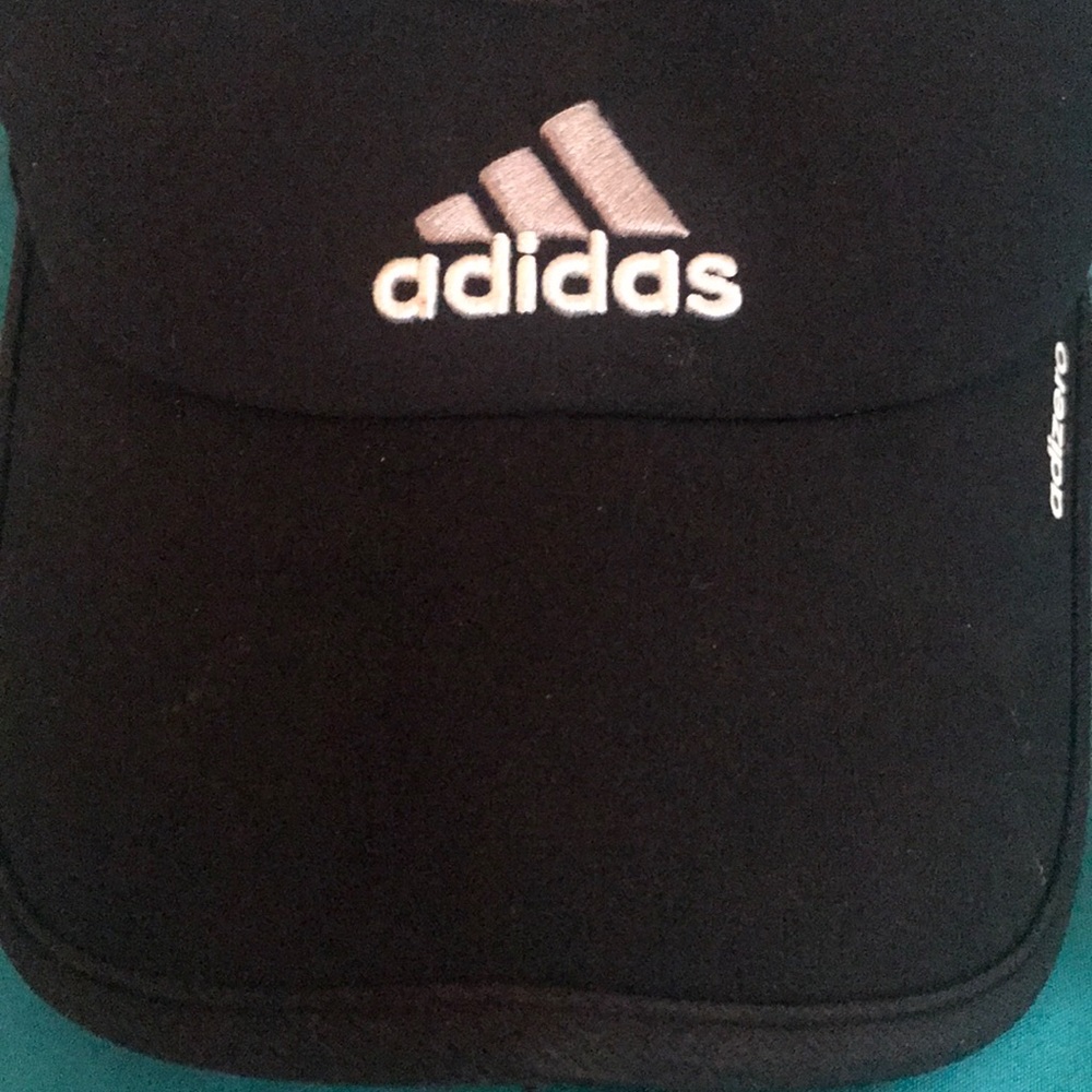 Adidas trefoil visor